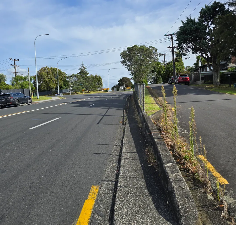 Glenfield Road-Roberts Road Signalised Intersection