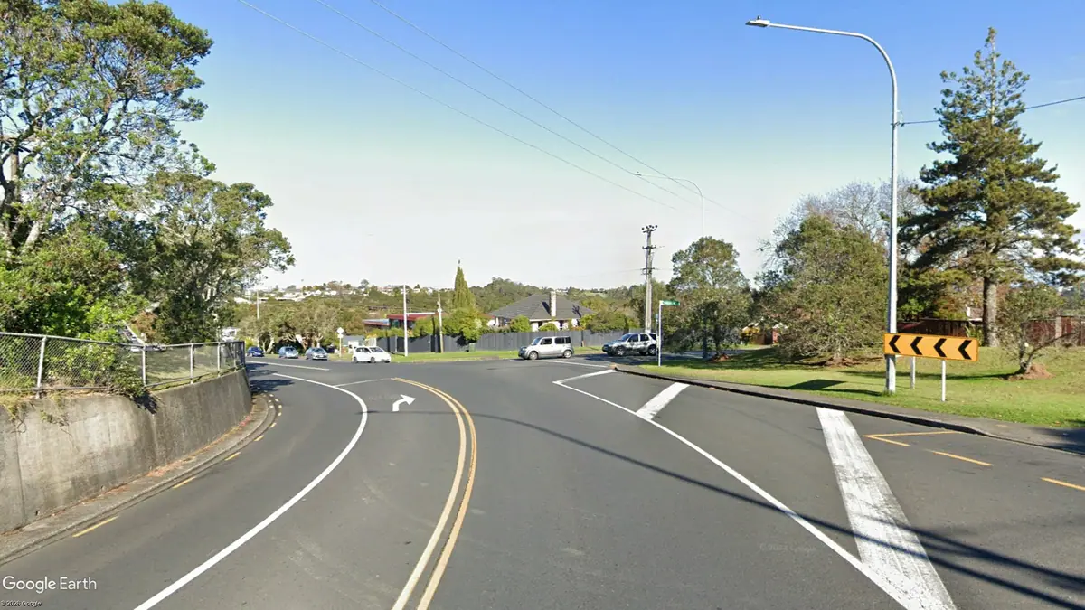 Glenfield Road-Roberts Road Signalised Intersection, before