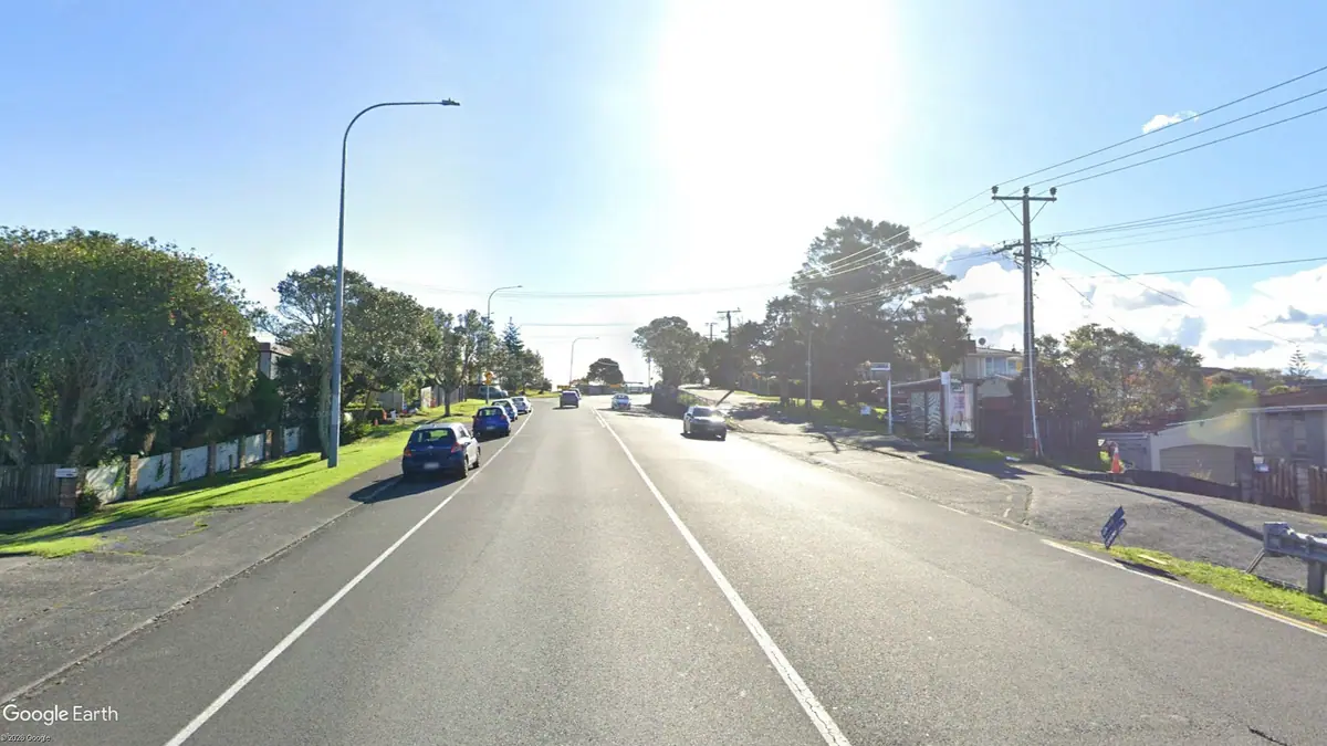 Glenfield Road-Roberts Road Signalised Intersection, before