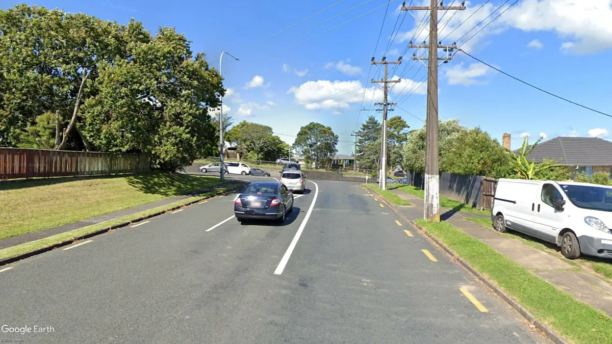 Glenfield Road-Roberts Road Signalised Intersection, before