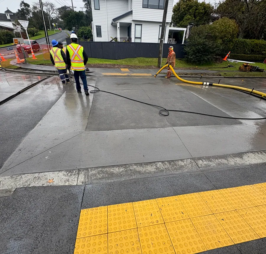 Saddleback Rise Raised Pedestrian Crossing